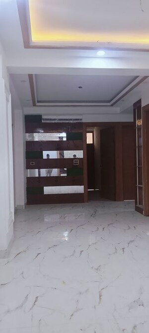 Building Lobby in 2 BHK Builder Floor at Krishna Tower Noida, Sector 73 – for Sale