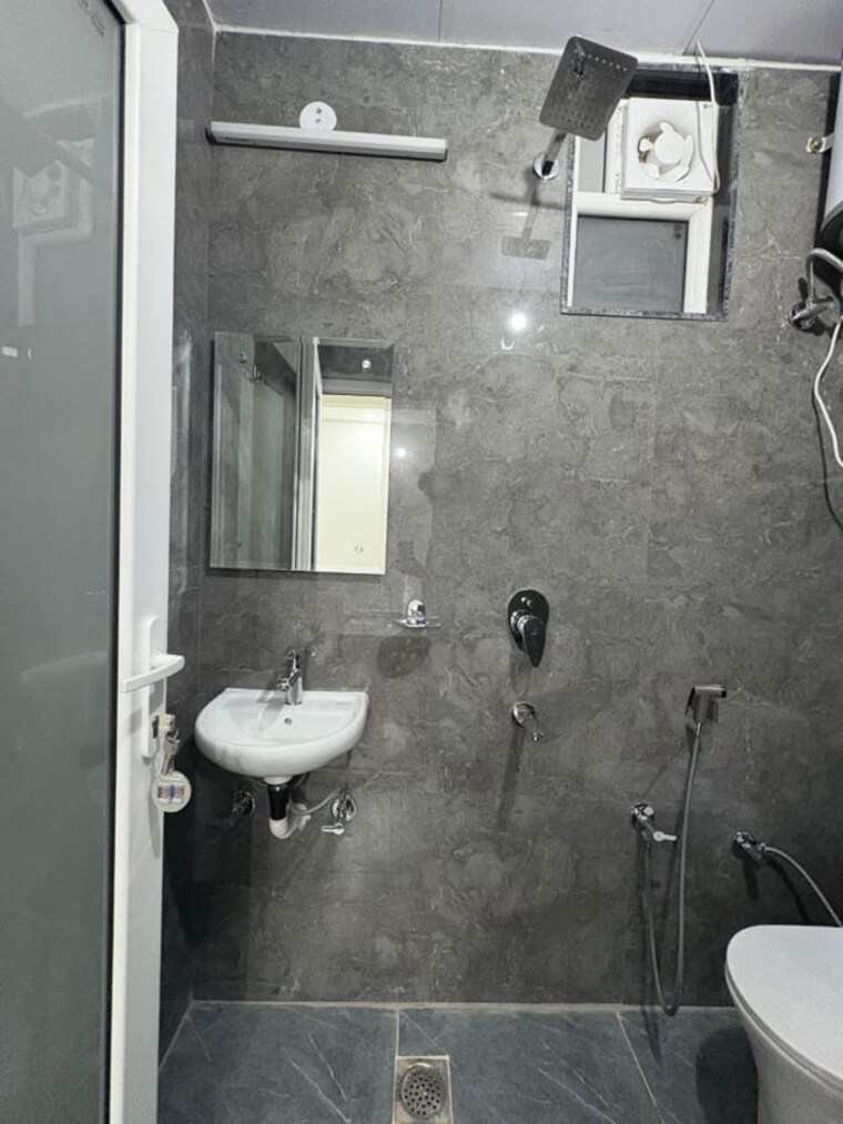 Bathroom, kohli-one-malibu-town 1 RK 600 Sq.Ft. Builder Floor In Sector 47 Gurgaon 10154322