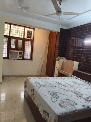 Bedroom in 3 BHK Builder Floor at Palam Vihar – for Rent