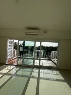 Room in 5 BHK Apartment at LnT Raintree Boulevard, Hebbal – for Sale