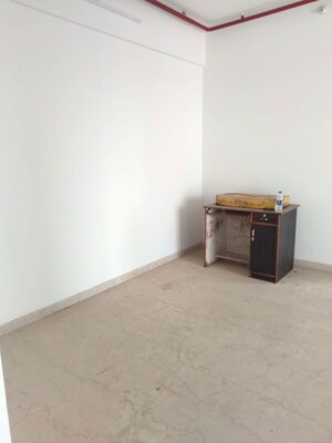 Room in 2 BHK Apartment at Hiranandani Estate – for Rent