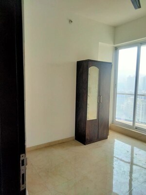 Room in 2 BHK Apartment at Hiranandani Estate – for Rent