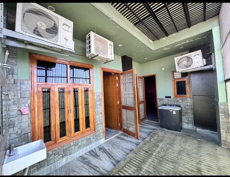 Bedroom, omaxe-nri-city-plots 3 Bedroom 250 Sq.Mt. Independent House In Omega Ii Greater Noida Greater Noida 10154611
