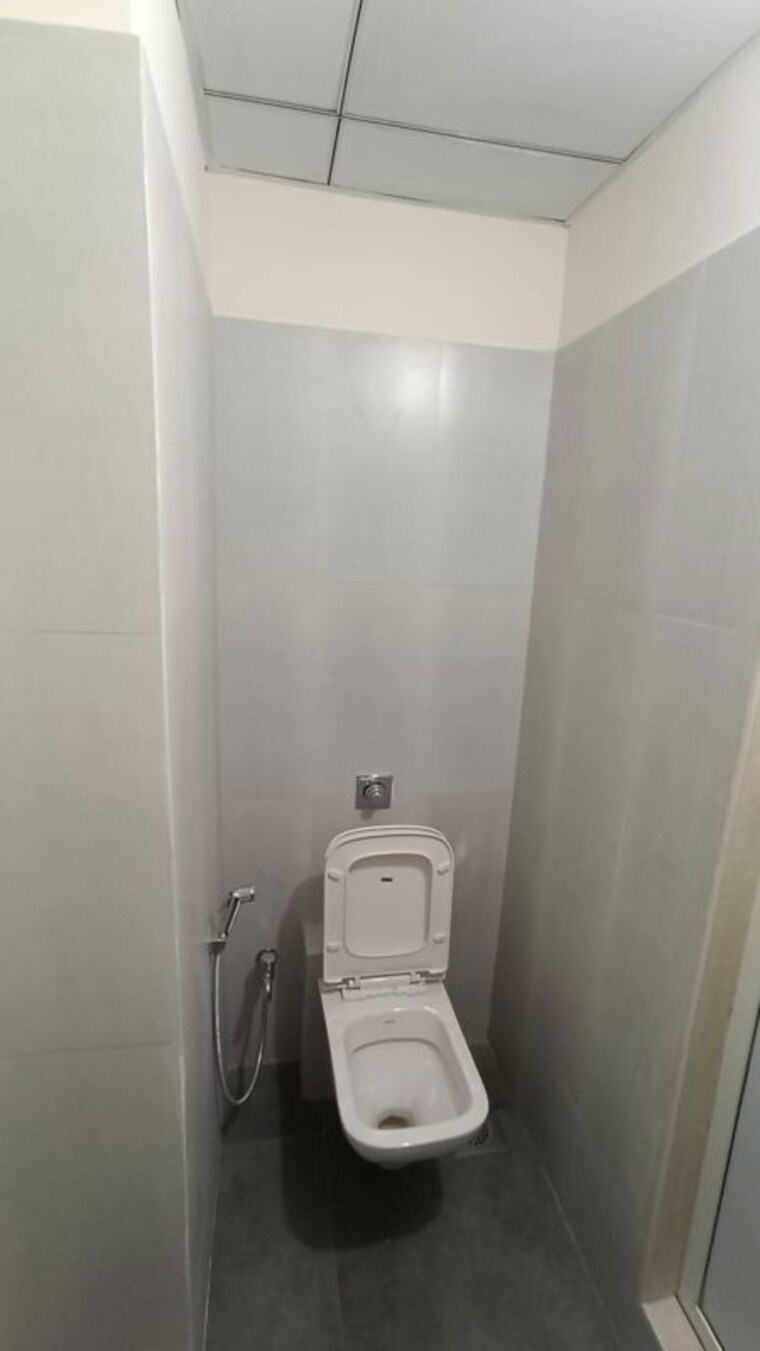 Bathroom, thane east 2 Bedroom 750 Sq.Ft. Apartment In Thane East Thane 10154552