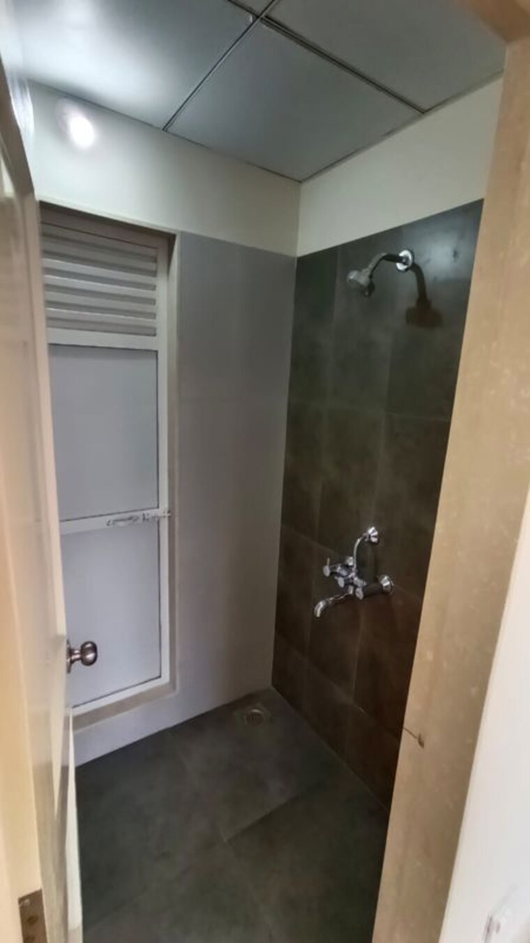 Attached Bathroom, thane east 2 Bedroom 750 Sq.Ft. Apartment In Thane East Thane 10154552
