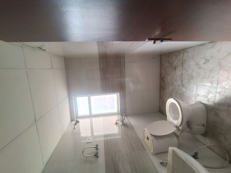 Bathroom, amrapali-leisure-park 3 Bedroom 1450 Sq.Ft. Apartment In Amrapali Leisure Valley Greater Noida 10154640