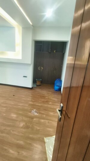 Room in 4 BHK Builder Floor at Palam Vihar – for Rent