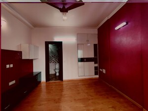 Room in 3 BHK Apartment at Ramprastha Greens Pearl Court, Vaishali Sector 9 – for Rent
