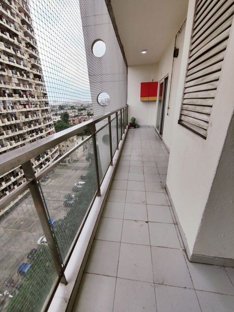 Balcony, ramprastha-greens-pearl-court 3 Bedroom 1470 Sq.Ft. Apartment In Vaishali Sector 9 Ghaziabad 10153391