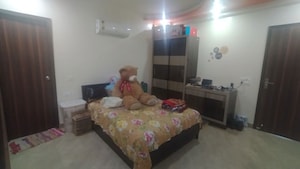 Bedroom in 3 BHK Apartment at Vipul World Floors, Sector 48 – for Rent