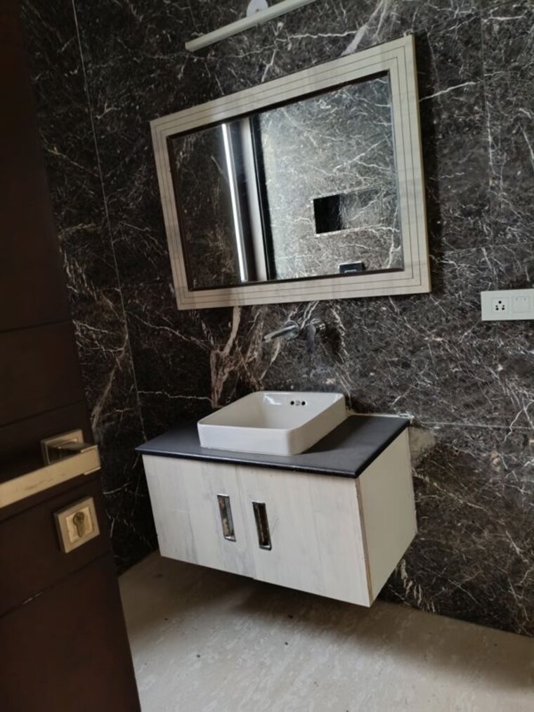 Master Bedroom, new friends colony 4 Bedroom 500 Sq.Yd. Builder Floor In New Friends Colony Delhi 10154728