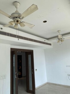 3 BHK + Servant Room,Extra Room Apartment For Rent in Prateek Edifice