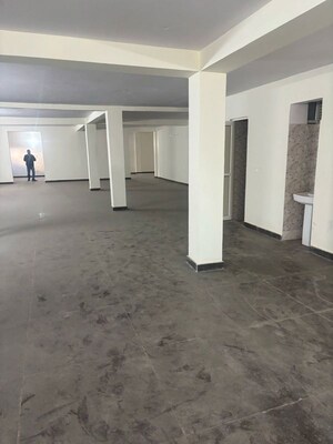  Warehouse For Rent in Sector 64