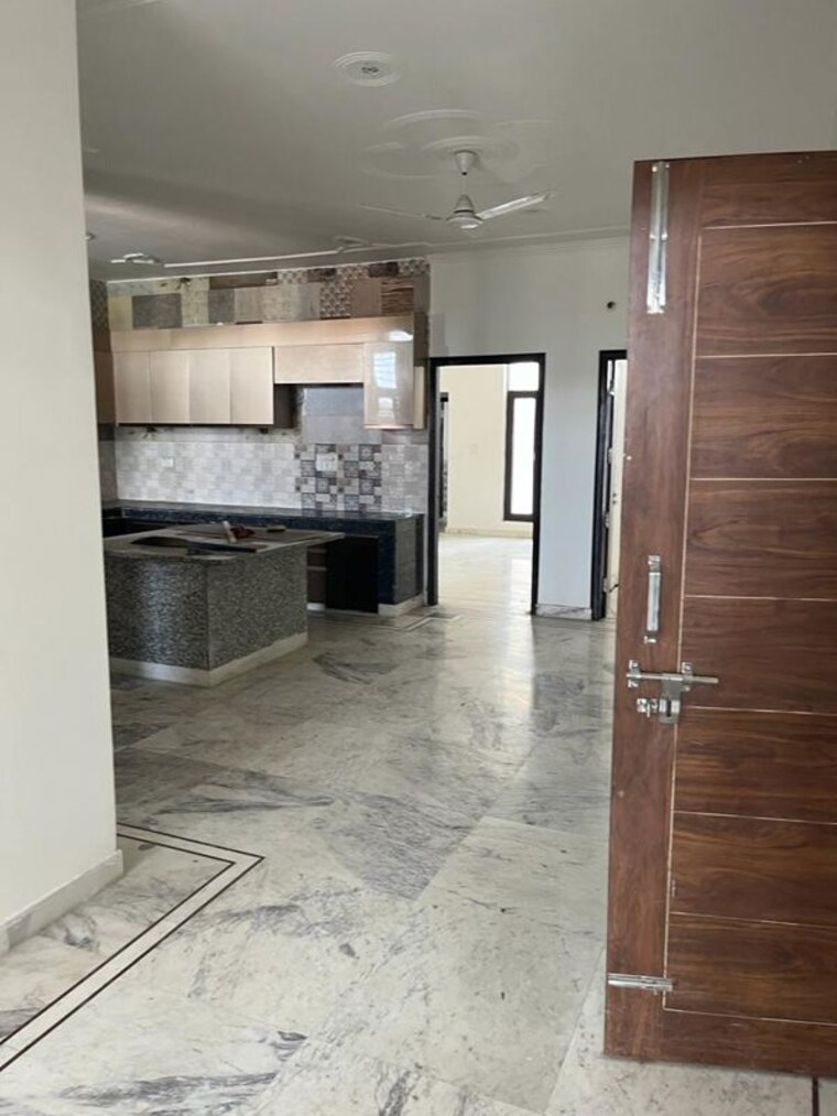 Kitchen, sector 85 3 Bedroom 250 Sq.Yd. Builder Floor In Sector 85 Faridabad 10155123