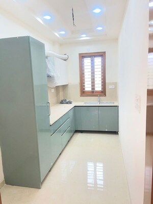 Kitchen in 3 BHK Builder Floor at BPTP District 3, Sector 85 – for Sale