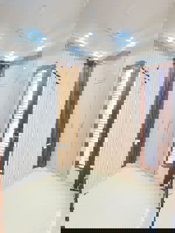 3 BHK + Pooja Room 180 Sq.Yd. Builder Floor in BPTP District 3