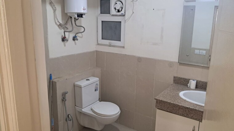 Bathroom, emaar-emerald-floors-premier 4 Bedroom 1975 Sq.Ft. Apartment In Sector 65 Gurgaon 10155283