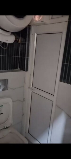 Bathroom in 3.5 BHK Apartment at Amarpali Exotica, Sector 50 – for Sale