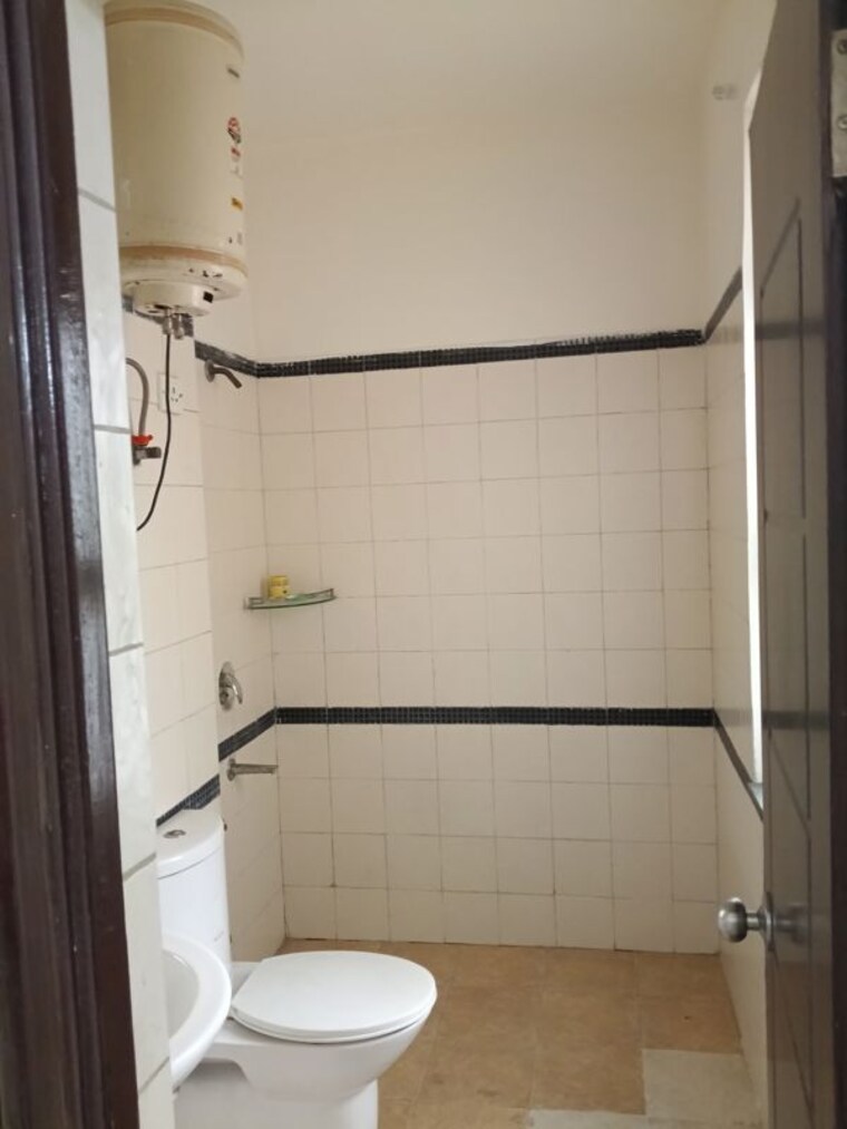 Bathroom, the-legend-one 3 Bedroom 2370 Sq.Ft. Apartment In Sector 57 Gurgaon 10155631