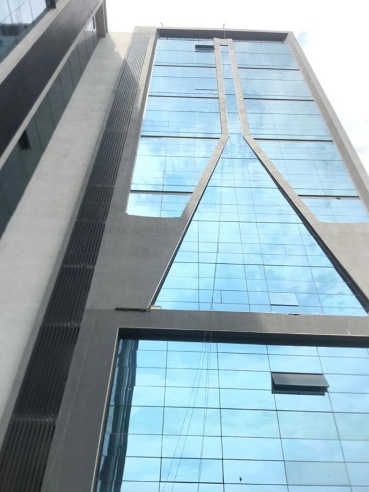undefined, thaltej Commercial Office Space 1129 Sq.Ft. In Thaltej Ahmedabad 10155523