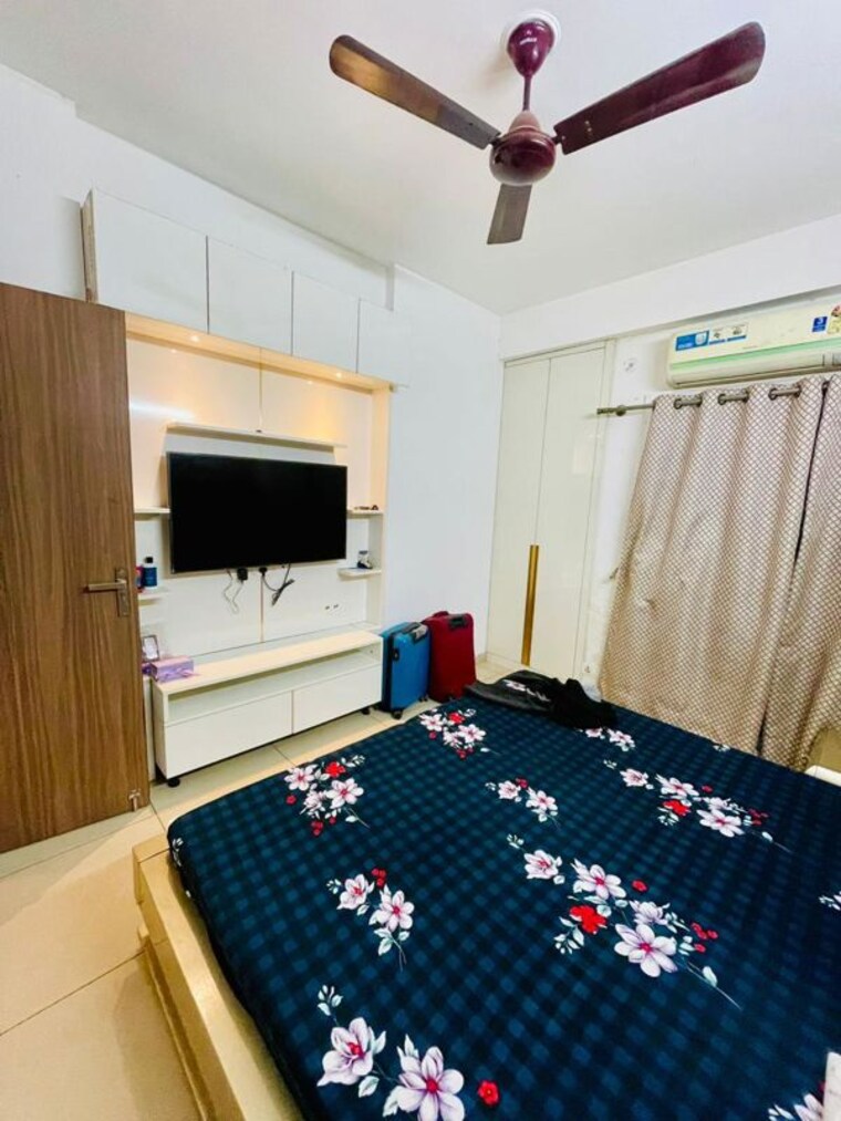 Bedroom, gulshan-botnia 2 Bedroom 1025 Sq.Ft. Apartment In Sector 144 Noida 10155634