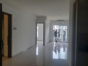Room in 2.5 BHK Apartment at Smart World Gems, Sector 89 – for Rent