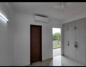 Room in 2.5 BHK Apartment at Smart World Gems, Sector 89 – for Rent