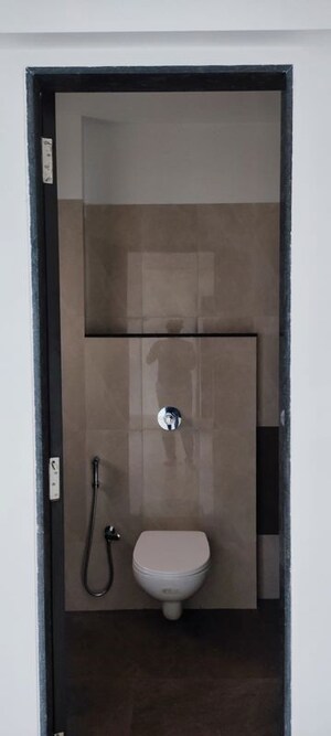 Furnished Amenities in 2 BHK Apartment at Empire Towers, Goregaon East – for Rent