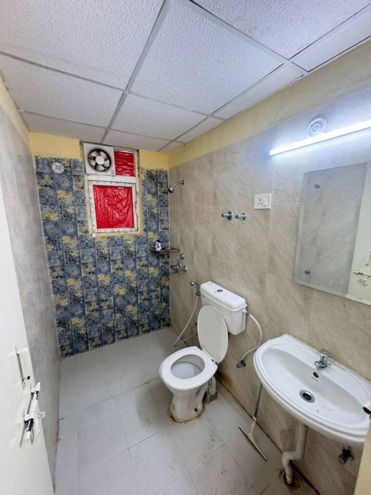 Bathroom, signature-the-millennia-2 2 Bedroom 945 Sq.Ft. Apartment In Sector 37d Gurgaon 10155640