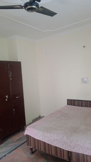 Furnished Amenities in 1 RK Builder Floor at Luxury Villa, Sector 30 – for Rent