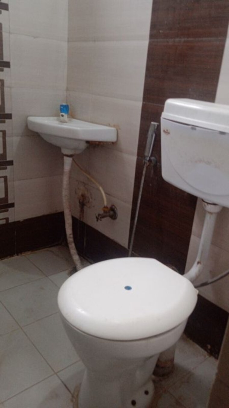 Bathroom, luxury-villa 1 RK 100 Sq.Ft. Builder Floor In Sector 30 Gurgaon 10155803