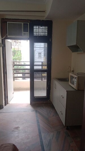 Room in 1 RK Builder Floor at Luxury Villa, Sector 30 – for Rent