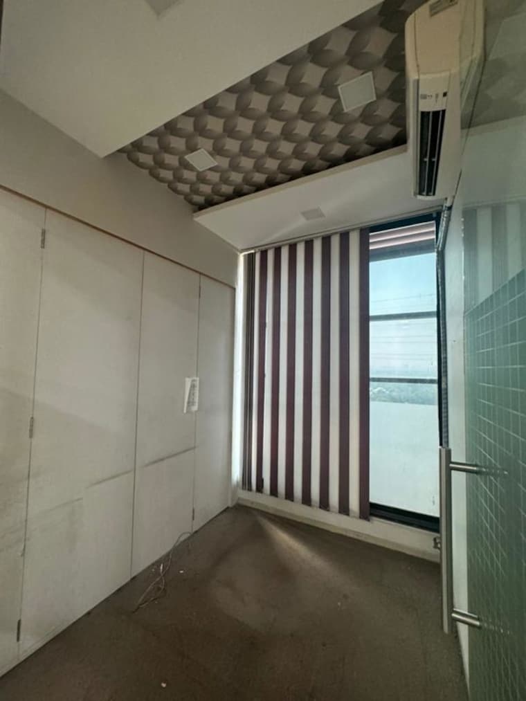Room, prahlad nagar Commercial Office Space 2500 Sq.Ft. In Prahlad Nagar Ahmedabad 10155933