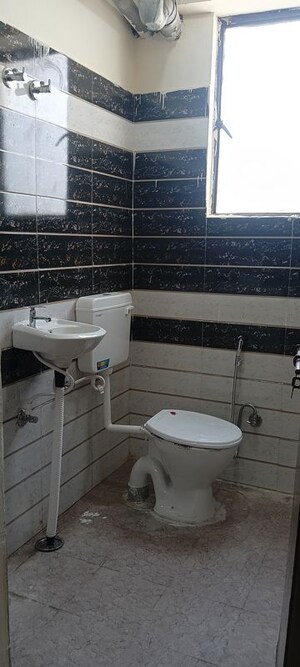 Bathroom in 1 RK Apartment at Omaxe Srishti And Sanskriti, Gomti Nagar – for Rent
