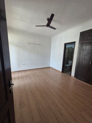 Room in 2 BHK Apartment at Sector 107 – for Sale