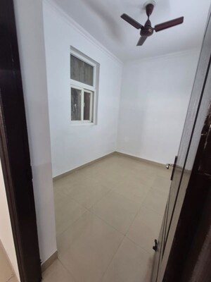 Room in 3 BHK Apartment at Amrapali Heartbeat City, Sector 107 – for Sale