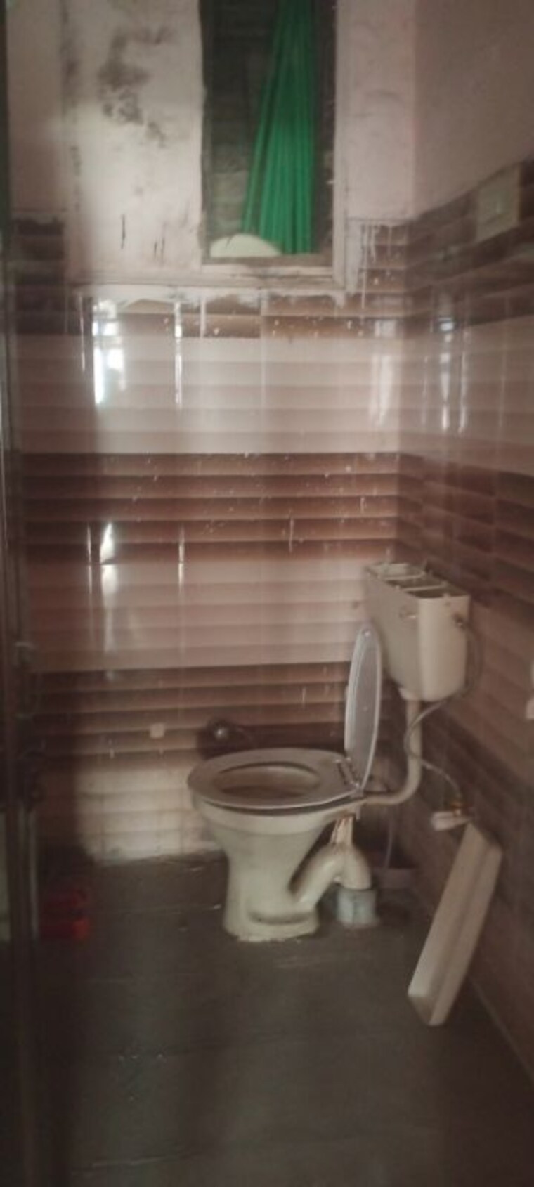 Bathroom, bharat vihar 1 Bedroom 50 Sq.Yd. Builder Floor In Bharat Vihar Delhi 10156132