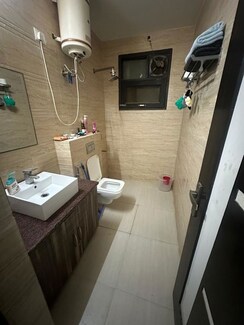 2.5 BHK + Pooja Room Apartment For Rent in Emaar Emerald Estate