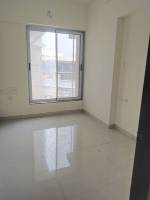 Room in 2.5 BHK Apartment at Chandak 34 Park Estate, Goregaon West – for Sale