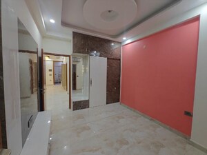 Room in 3 BHK Builder Floor at Sector 73 – for Sale