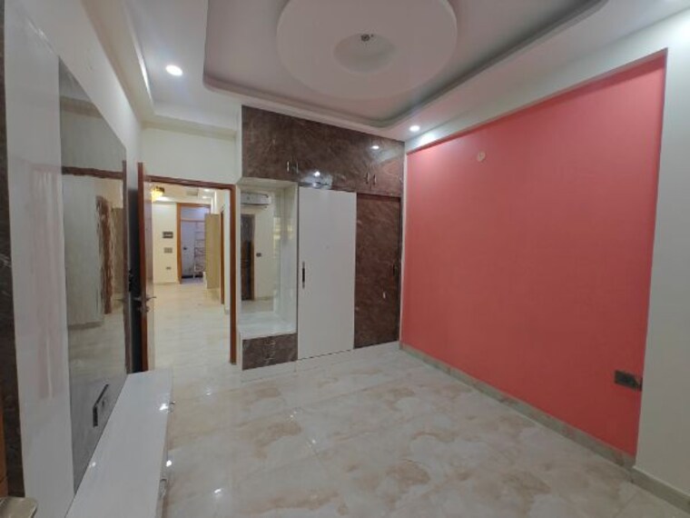 Room, sector 73 3 Bedroom 1450 Sq.Ft. Builder Floor In Sector 73 Noida 10156246