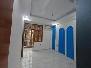 Room in 3 BHK Builder Floor at Sector 73 – for Sale