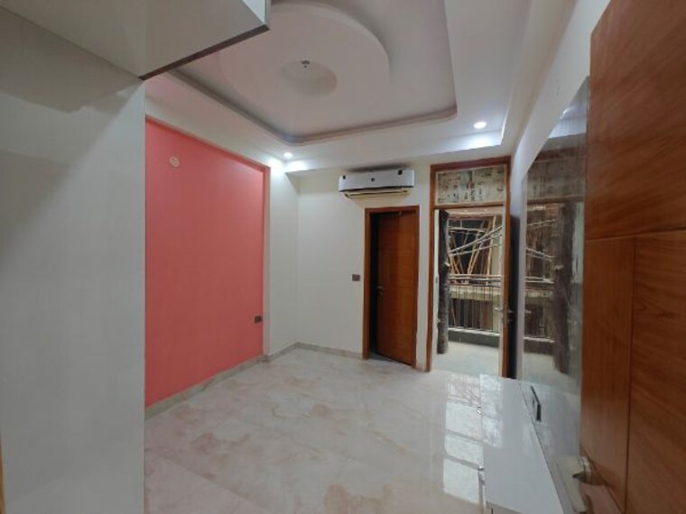 Room, sector 73 3 Bedroom 1450 Sq.Ft. Builder Floor In Sector 73 Noida 10156246