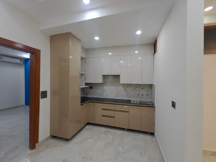 Kitchen, sector 73 3 Bedroom 1450 Sq.Ft. Builder Floor In Sector 73 Noida 10156246