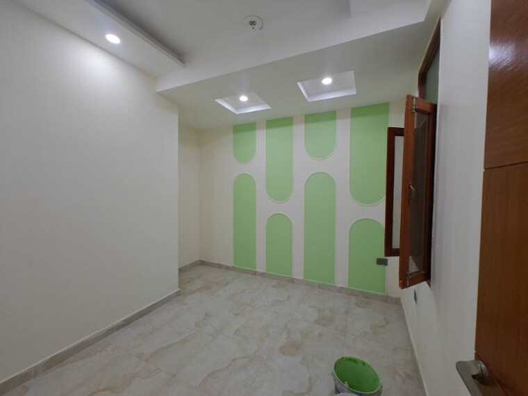 Bedroom, sector 73 3 Bedroom 1450 Sq.Ft. Builder Floor In Sector 73 Noida 10156246
