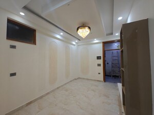 Room in 3 BHK Builder Floor at Sector 73 – for Sale