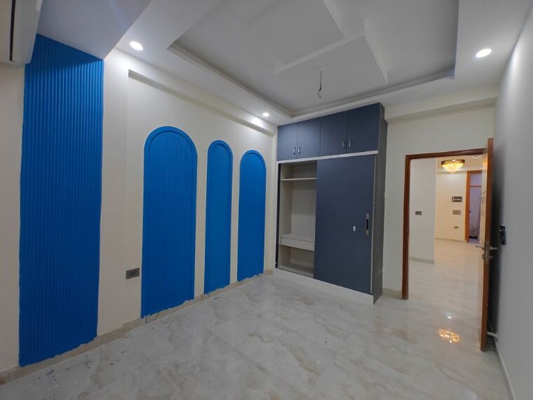 Room, sector 73 3 Bedroom 1450 Sq.Ft. Builder Floor In Sector 73 Noida 10156246