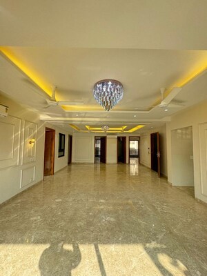 Building Lobby in 3 BHK Builder Floor at Fidato Honour Homes, Sector 89 – for Sale