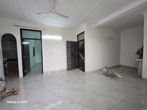 Room in 1 BHK Apartment at Palm Residency Chhatarpur, Chattarpur – for Rent