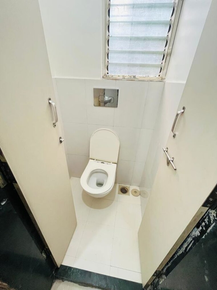 Bathroom, wadgaon sheri 2 Bedroom 825 Sq.Ft. Villa In Wadgaon Sheri Pune 10156262